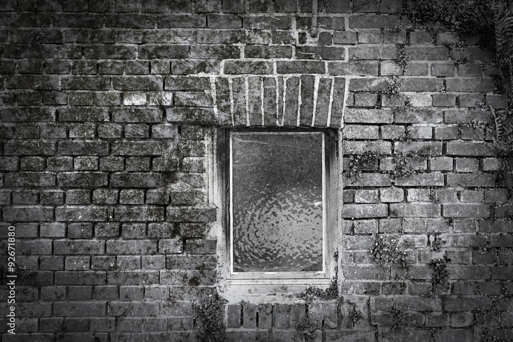 Sandsteinmauer mit Fenster schwarz weiß StockFoto Adobe Stock