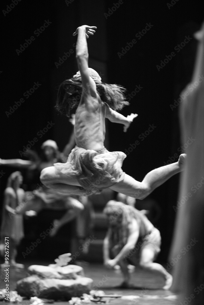 Obraz premium Contemprorary ballet; wildman on stage