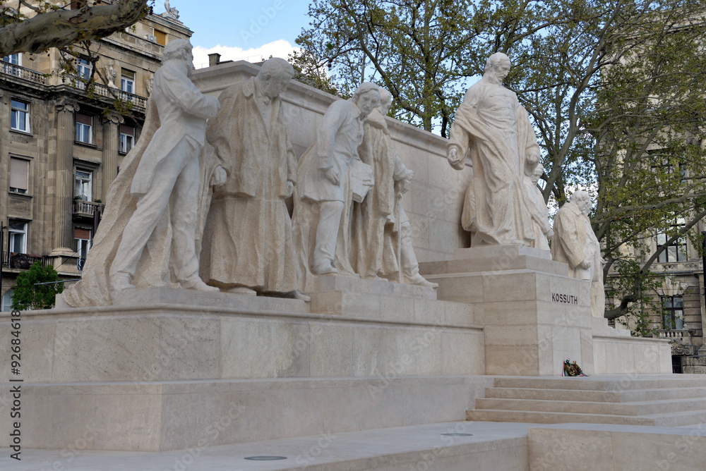 Obraz premium PLAZA DE KOSSUTH EN BUDAPEST