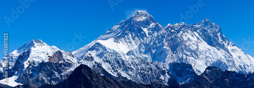Mount Everest mit Lhotse, Nuptse und Pumori photo