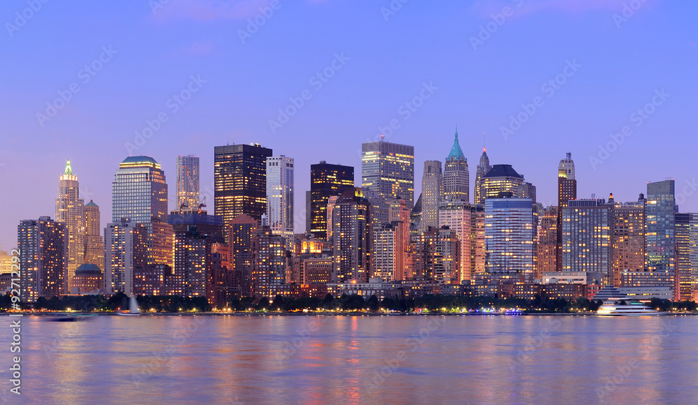 Fototapeta premium New York City Manhattan dusk panorama