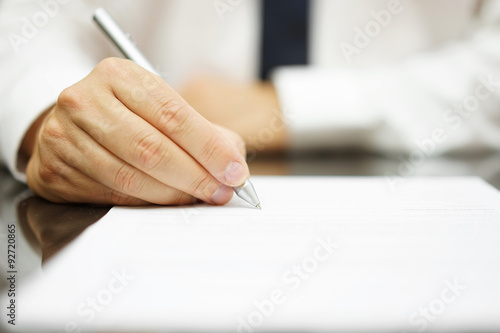 Valokuva signing contract