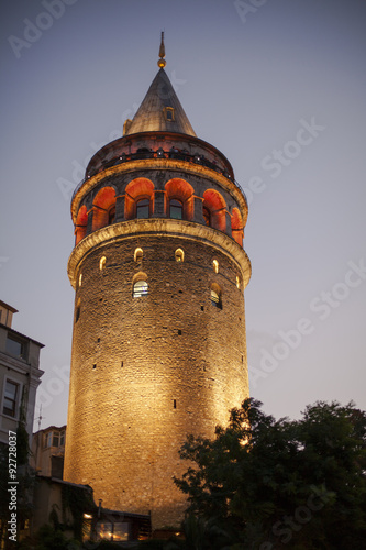 Torre Gálata al anochecer