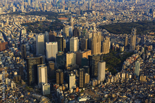 新宿副都心上空／西日の新宿副都心空撮