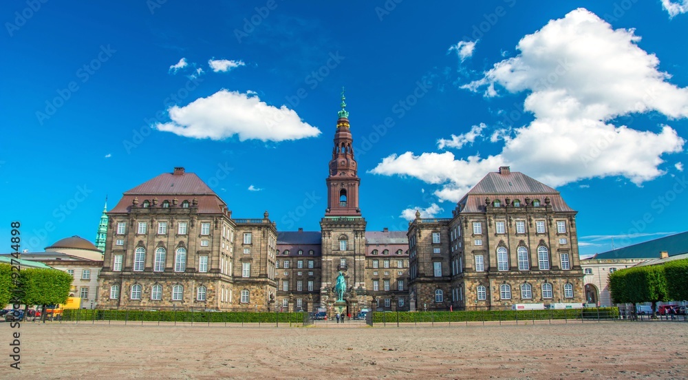 Naklejka premium Christiansborg Palace en Copenhagen, Denmark