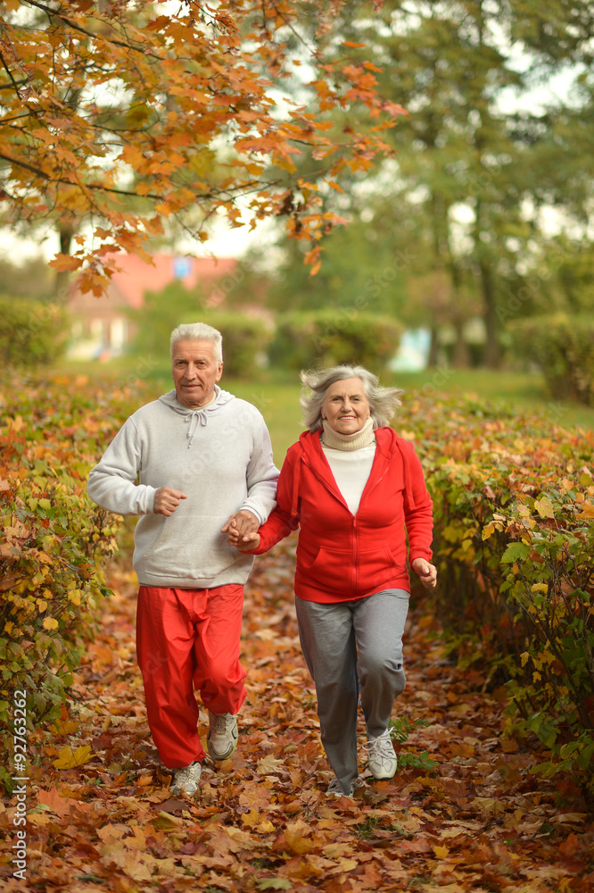 Fototapeta premium fit senior couple 