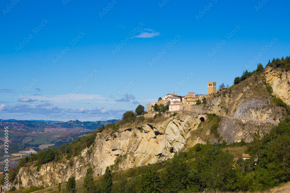 Piccolo borgo medievale nella Valmarecchia, Emilia-Romagna, Italia.