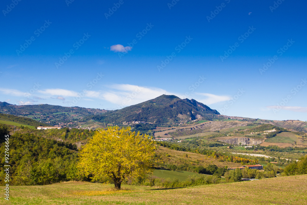Panorama rurale della Valmarecchia in Autunno