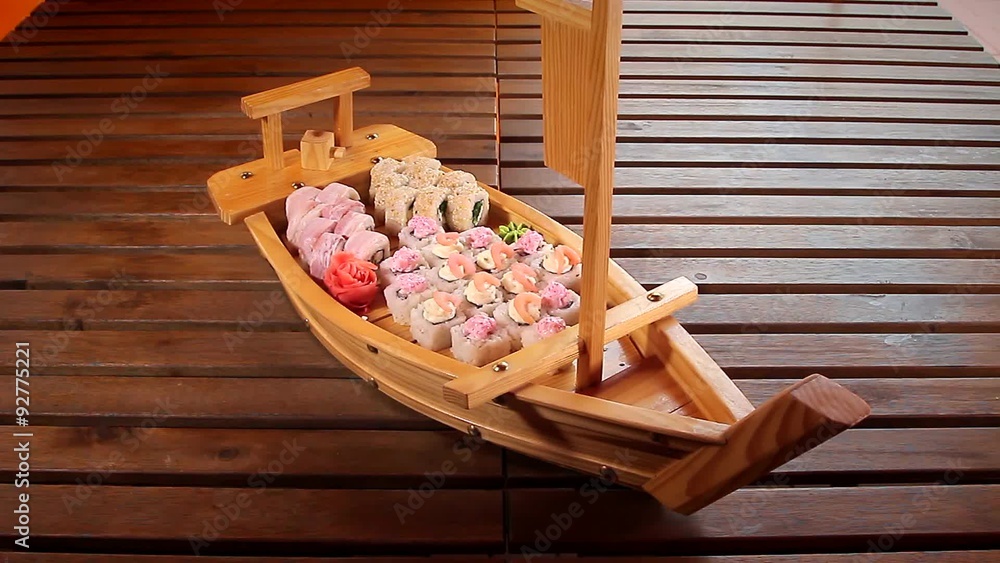 Boat sushi / sushi dish filled in the form of boats Boat sushi / sushi dish filled in the form of boats
