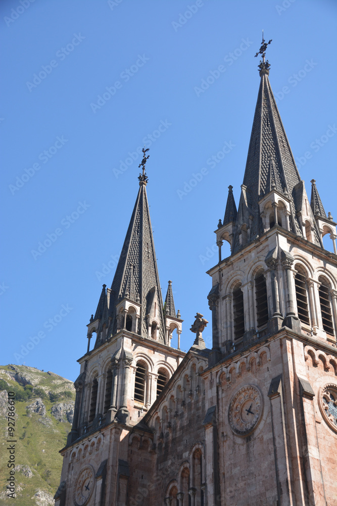 Torres del Santuario de la Virgen de Covadonga