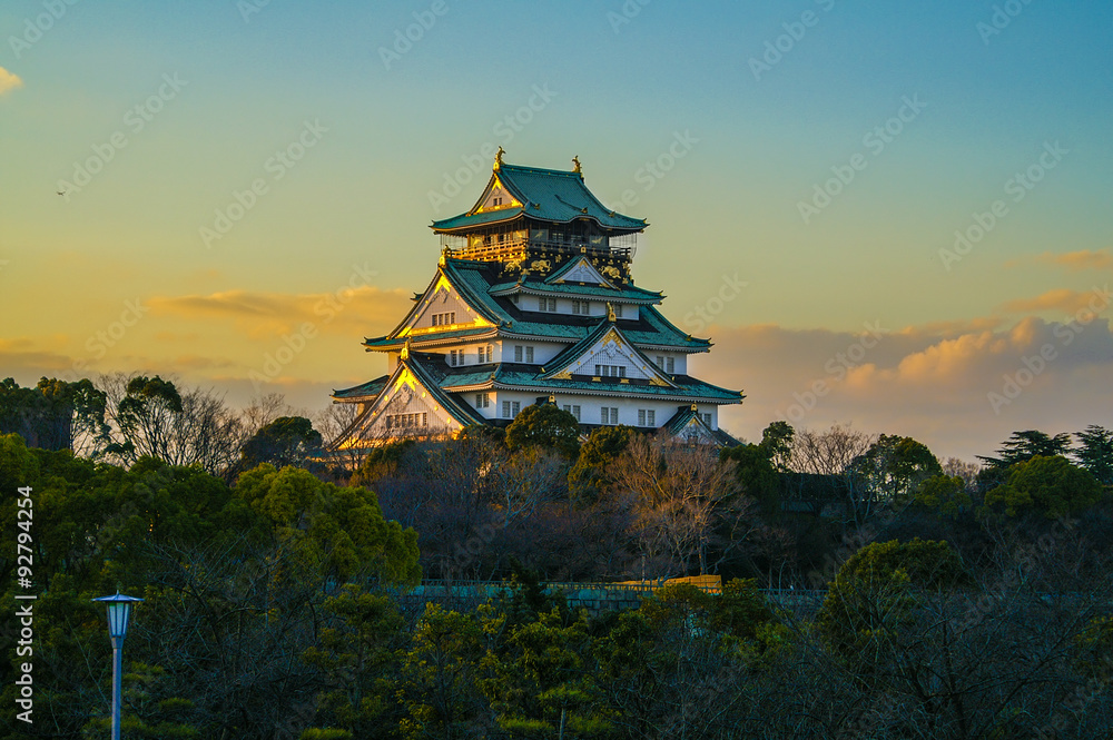 Fototapeta premium Niesamowity zachód słońca Obraz zamku w Osace
