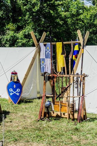 Campement médiéval lors du Festival du château de Bressieux photo