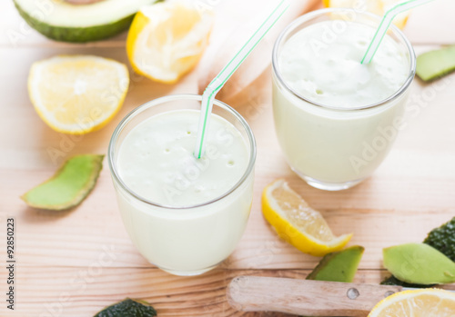 Yoghurt cocktail avocado lemon honey