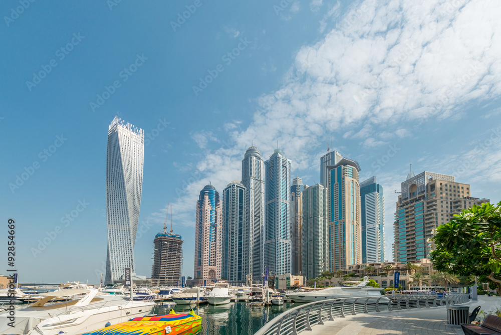 Naklejka premium Dubai - AUGUST 9, 2014: Dubai Marina district on August 9 in UAE