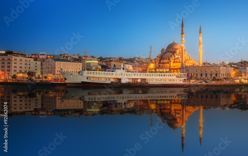 Canvas Print Panorama of Istanbul at a dramatic sunset