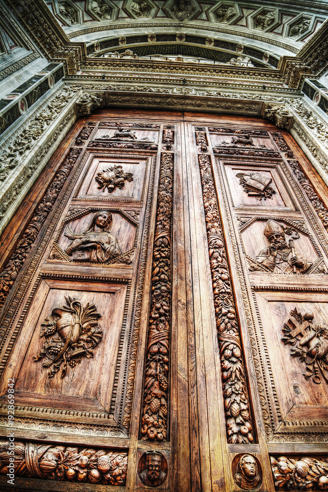 Obraz premium Santa Croce main door in hdr