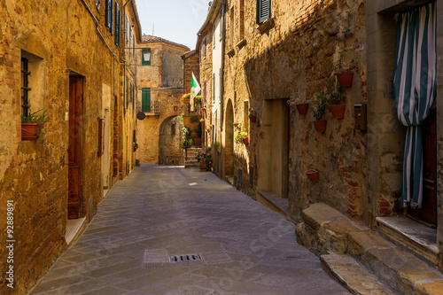 Fototapeta Naklejka Na Ścianę i Meble -  The streets of the beautiful medieval town of Castelmuzio, Italy