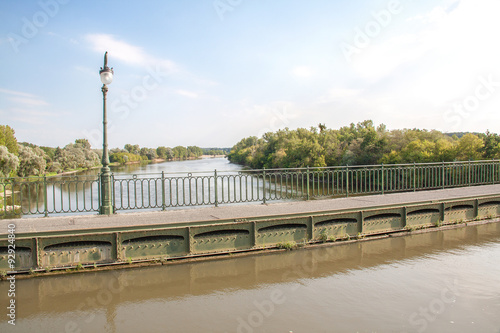 Le pont canal de Briare, Loiret, pays de Loire, france © guitou60