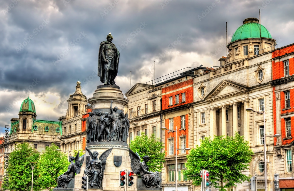 Obraz premium Pomnik Daniela O'Connell w Dublinie - Irlandia