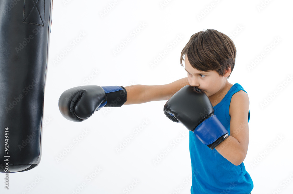 Junge beim Boxen