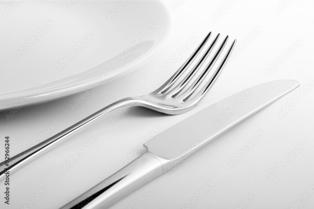 Empty plate with fork and knife - Piatto vuoto con forchetta e coltello Empty plate with fork and knife - Piatto vuoto con forchetta e coltello