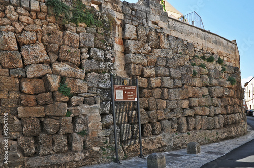 Le mura messapiche - Manduria, Puglia photo