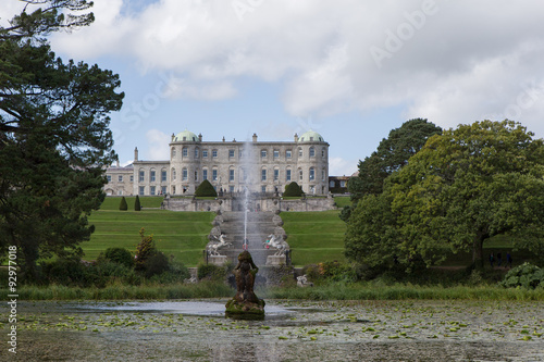 Vászonkép Powerscourt Gardens, Wicklow, Fountain view