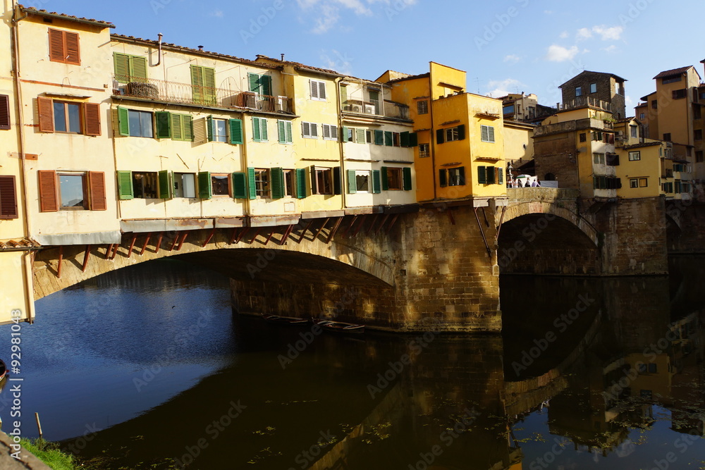 Ponte Vecchio, Segmentbogenbrücke über den Arno