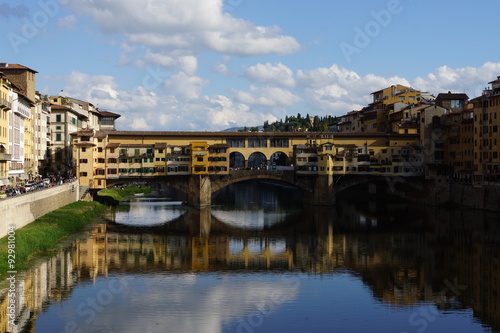 Ponte Vecchio, Segmentbogenbrücke über den Arno