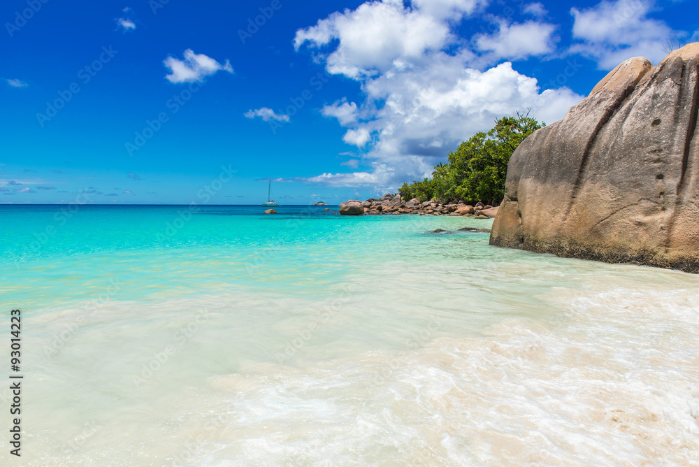 Fototapeta premium Anse Lazio - Paradise beach in Seychelles, island Praslin