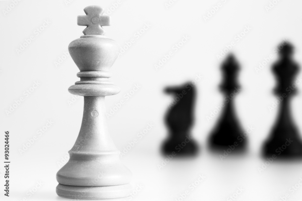 Scacchi fotografati su una scacchiera Scacchi fotografati su una scacchiera