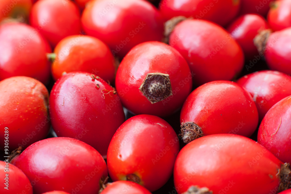 Raw rose hips Raw rose hips
