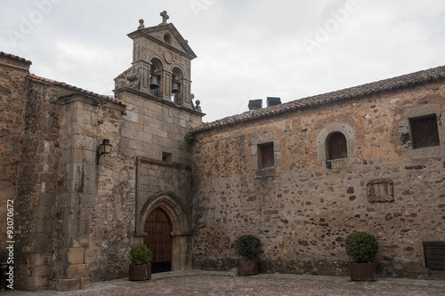 Paseo por las calles de la ciudad Medieval de Cáceres, Extremadura