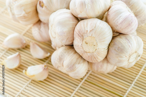 Organic garlic whole