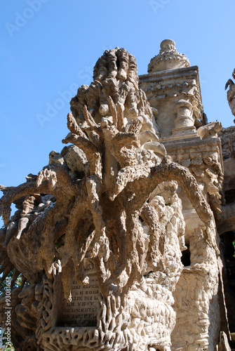 Hauterives : Palais idéal du Facteur Cheval photo