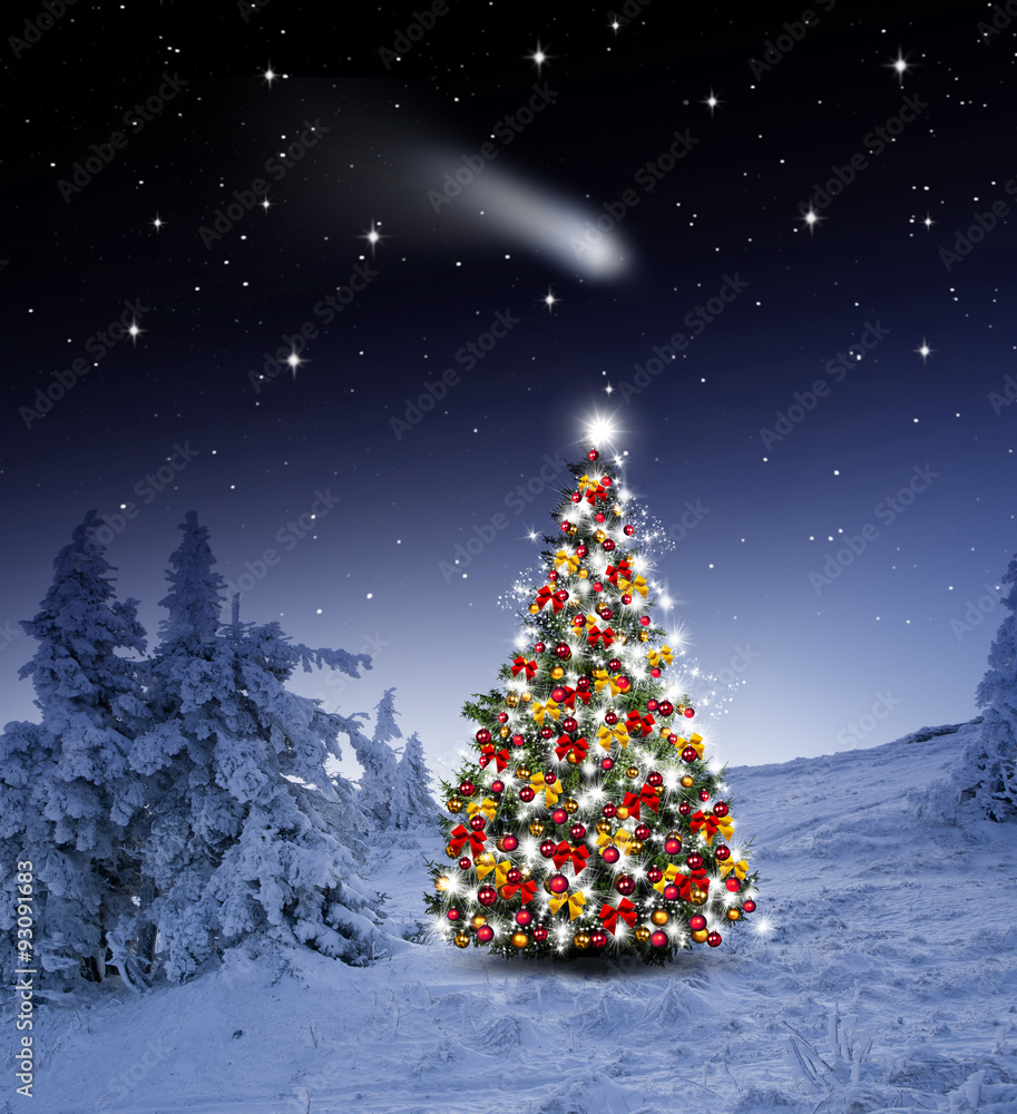 Obraz premium Bunt Geschmückter Tannenbaum im Wald