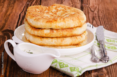 fried cheese cakes with sour cream sauce