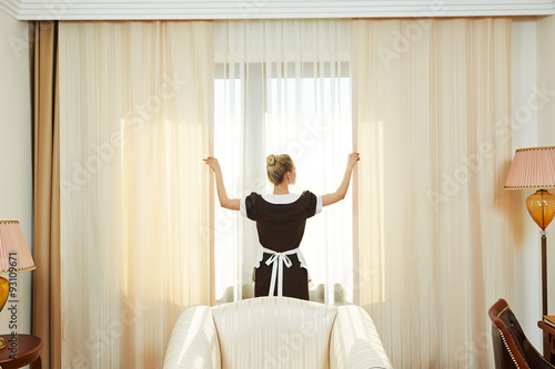 Obraz na plátně chambermaid at hotel service