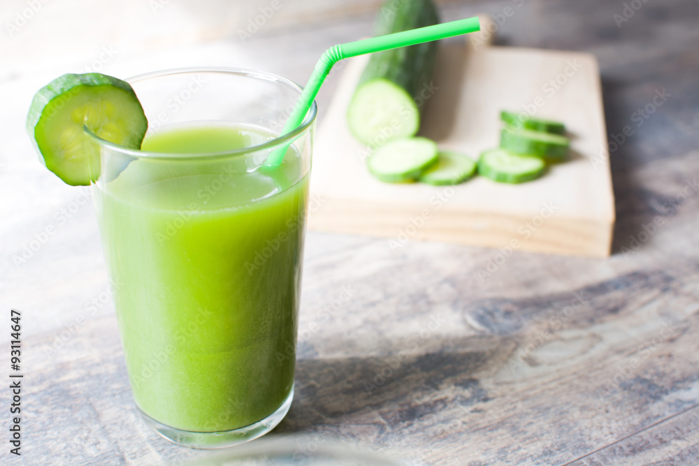 Green smoothie with cucumber, parsley and apple Green smoothie with cucumber, parsley and apple