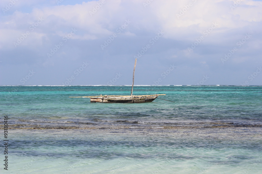 Obraz premium Holzboot am Diani Beach