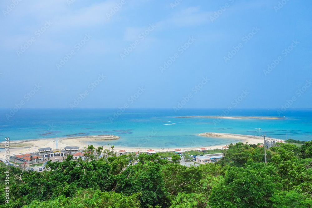 沖縄県　南城市　高台から見るあざまサンサンビーチ