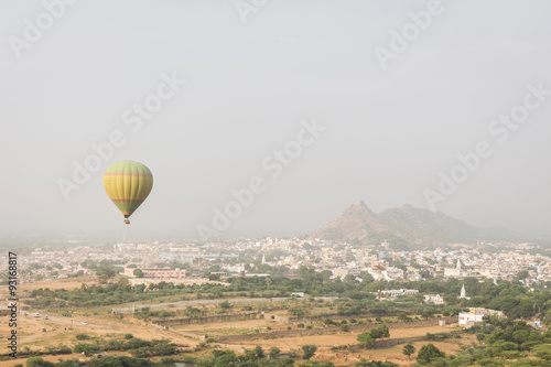 balloon over Pushkar