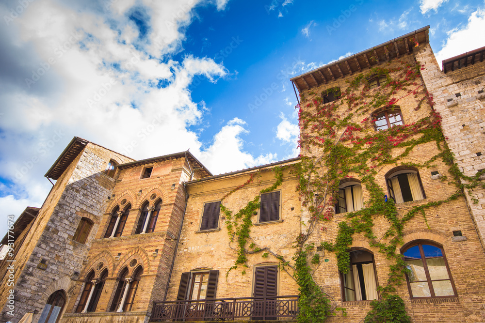 Antichi palazzi nel centro storico di San Gimignano