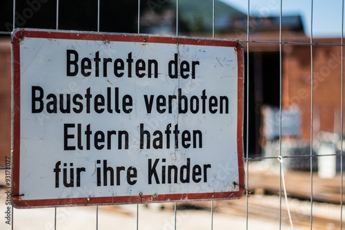 Schild Betreten der Baustelle verboten 