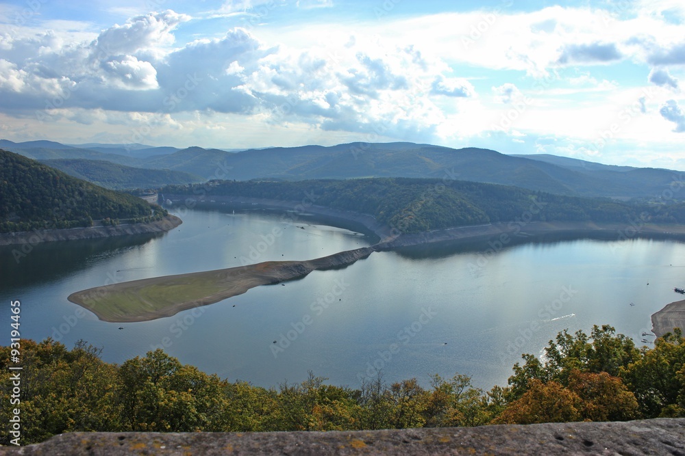 Fototapeta premium Blick auf den Edersee bei Niedrigwasser 