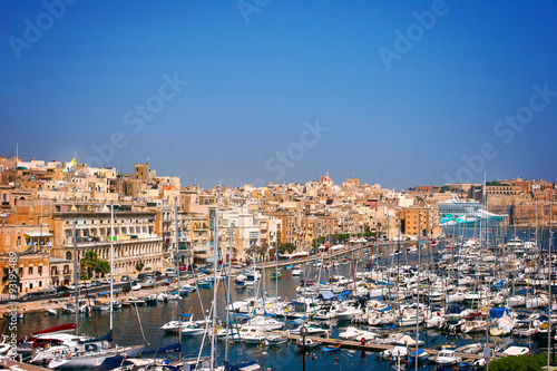 Fototapeta Naklejka Na Ścianę i Meble -  View of great harbor in Valletta