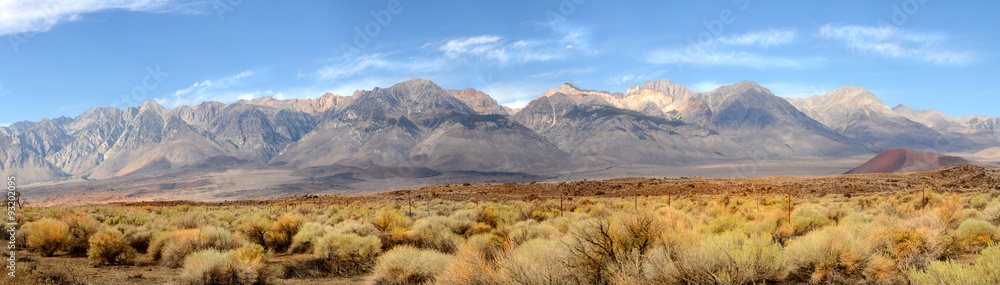 Panorama of the southern tip of the Sierra Nevada Mountains loca - obrazy, fototapety, plakaty 