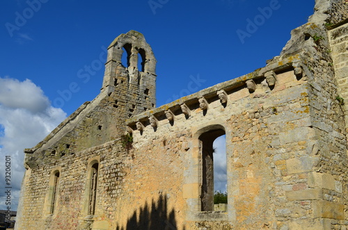 Ruine de l'église Sainte-Bazile à Juaye-Mondaye (Calvados-Normandie)