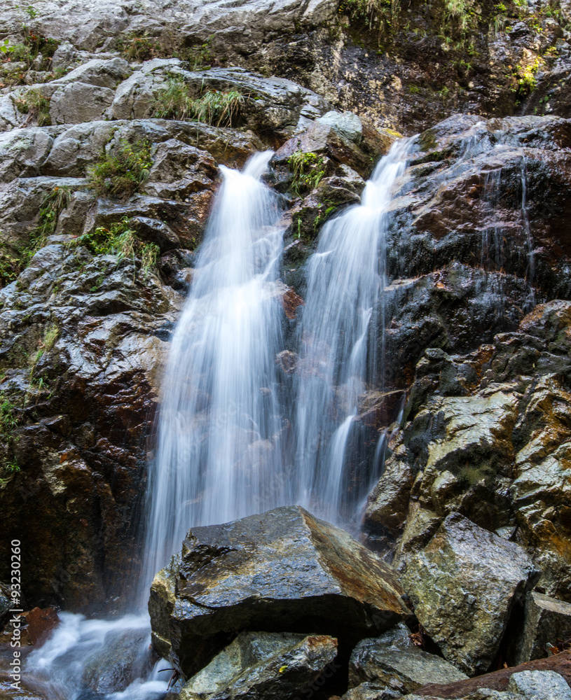 Fototapeta premium Small waterfalls