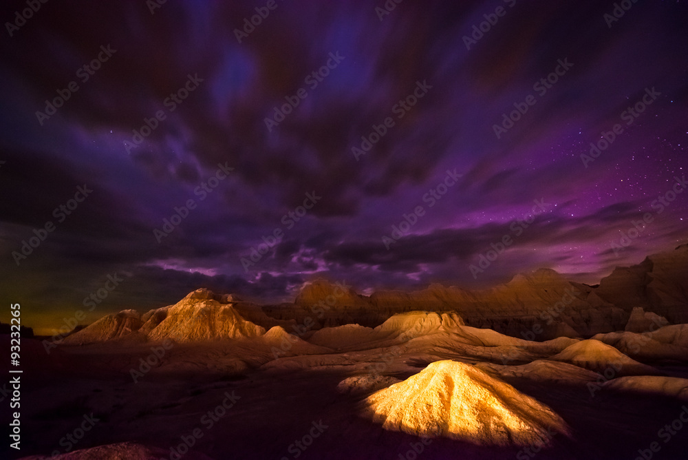 Fototapeta premium Beautiful Cloudy Night Badlands South Dakota